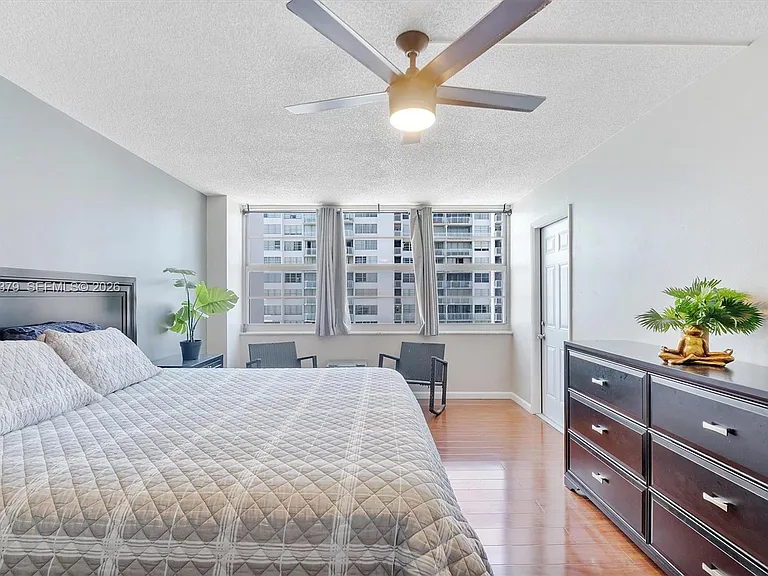 18031 Biscayne Blvd #1401 — Photo 31