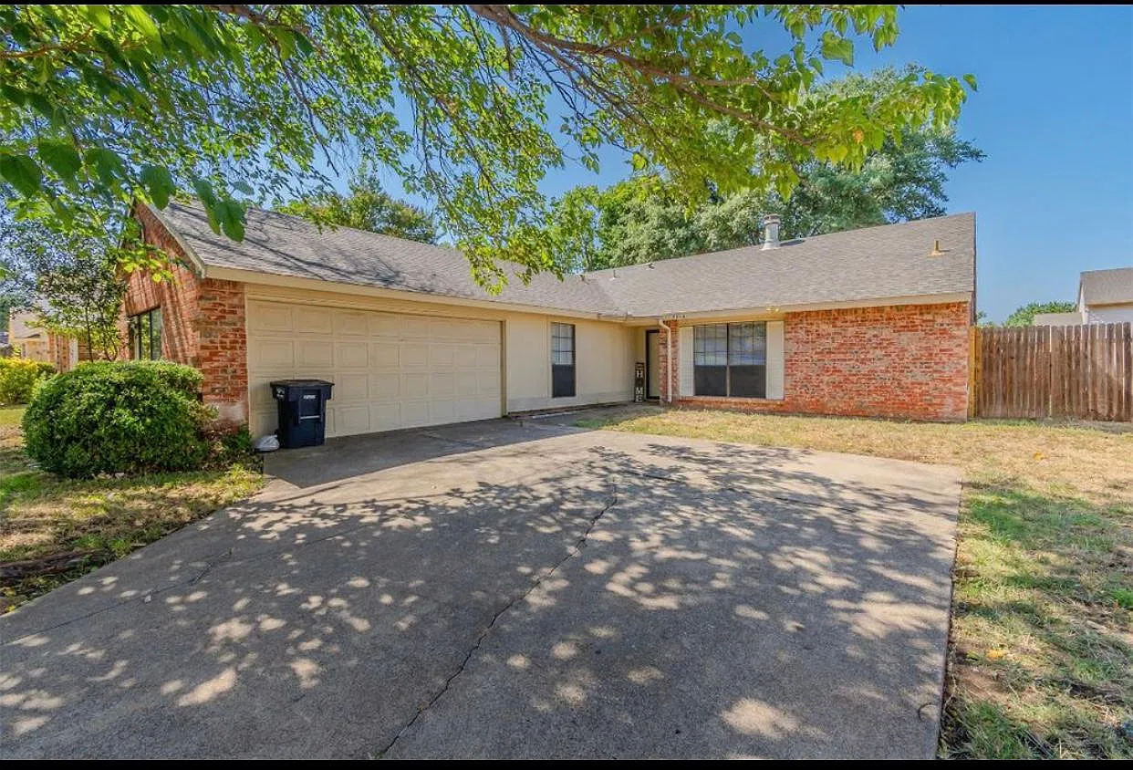 3304 Clovermeadow Dr — Photo 4