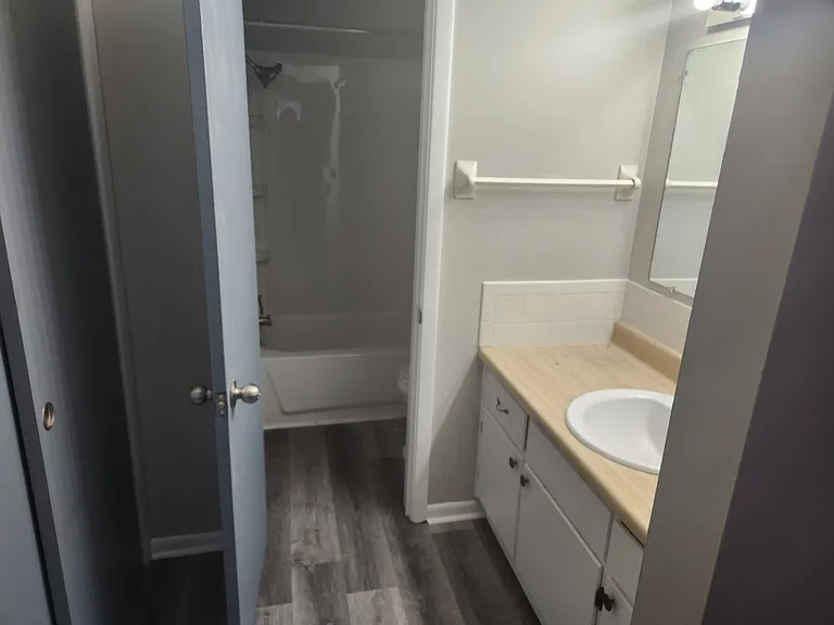 Breeza 32 Apartments — Photo 16
