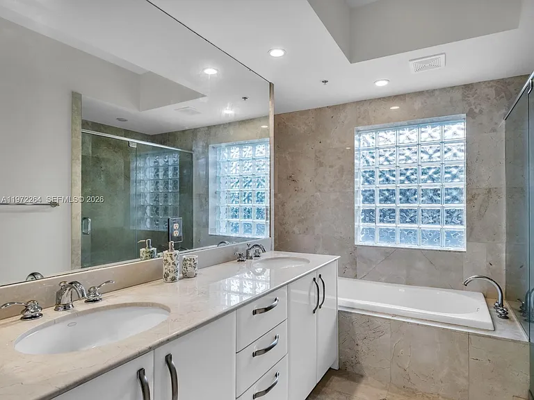 2051 SE 3rd St #Townhouse 11 — Photo 40