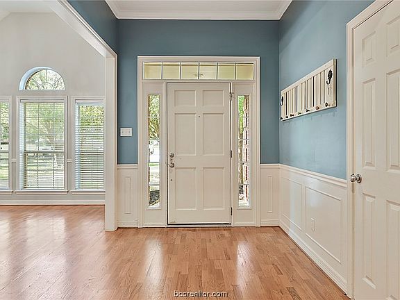 4th image of 3931 Oriole Ct