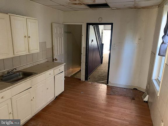 5th image of 6724 Vandike St