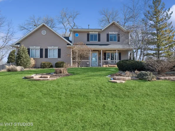 1211 S Cook St, Barrington, IL 60010