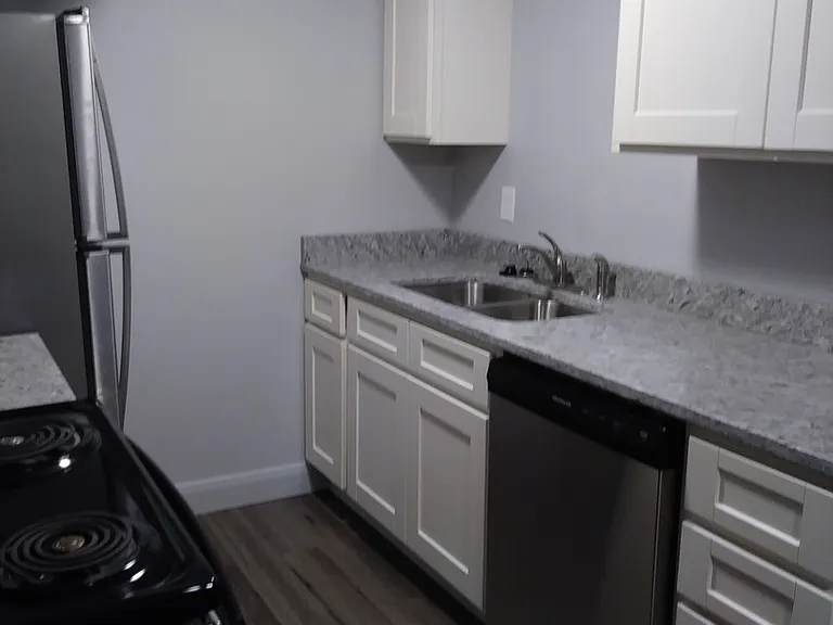 Heritage Apartments (X plex) — Photo 5