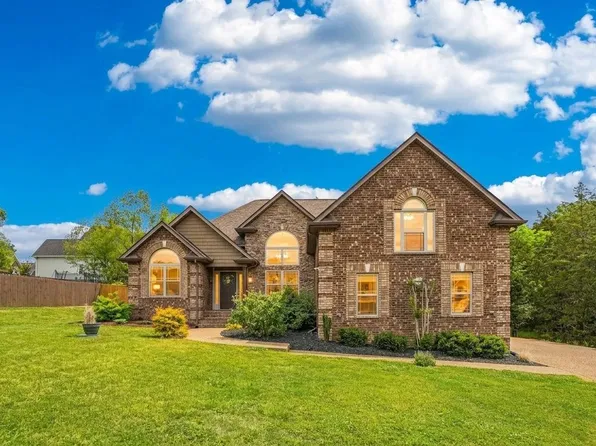 303 Cedar Hollow Ct, Lebanon, TN 37087