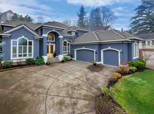 2701 Beacon Hill Dr, West Linn, OR 97068