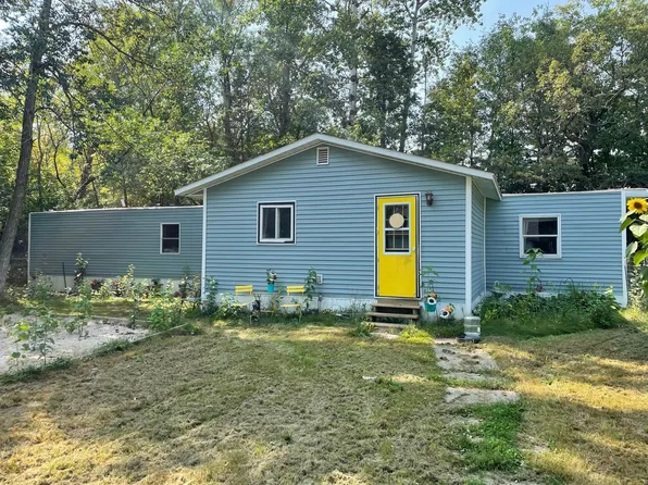 445 Poplar Ave W, Greenbush, MN 56726