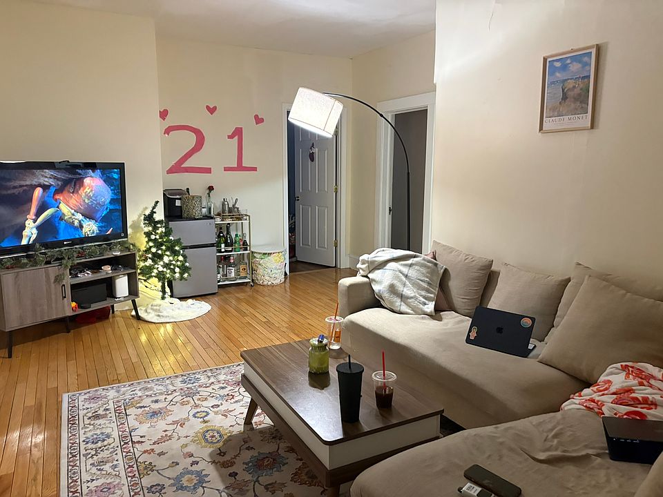 1st image of 322 Saint Paul St APT 1C