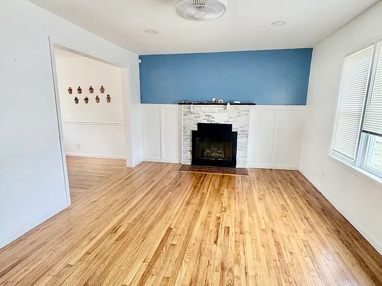 183 Manor Pkwy — Photo 2