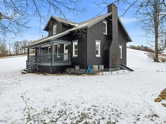 2nd image of 1032 Hartwood Rd NW