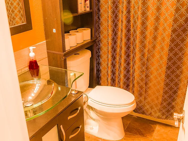 Second full Bathroom