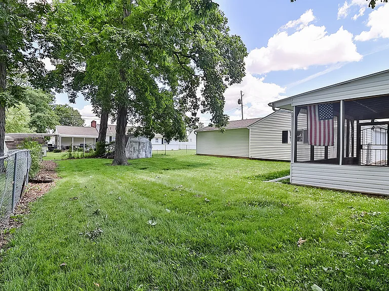 1930 Sara Lee Ave — Photo 32
