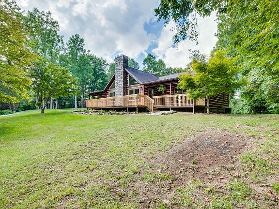 4th image of 268 Blackberry Ln