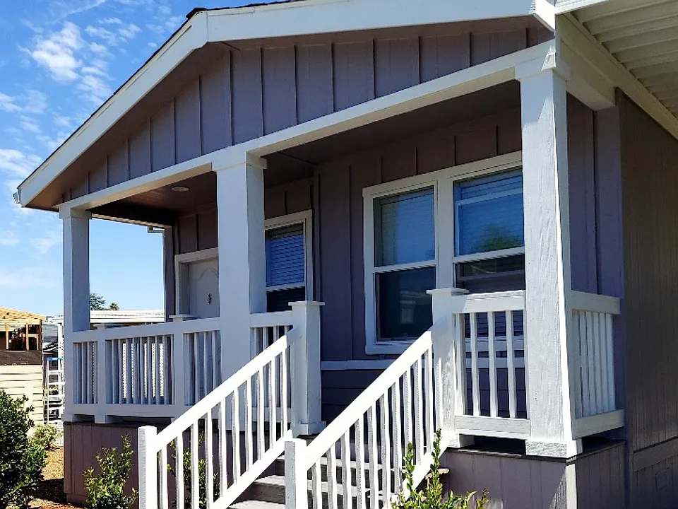 4 Oakwood Dr