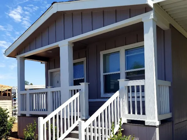 4 Oakwood Dr, Petaluma, CA 94954