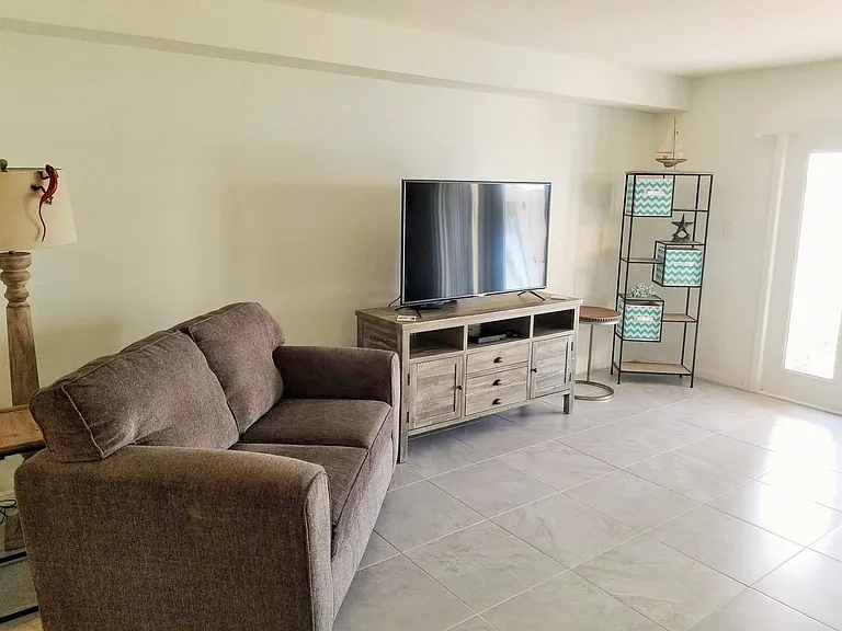 169 Pompano Dr SE #1 — Photo 5