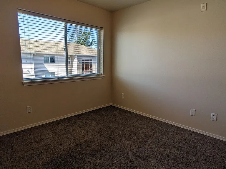 Wellesley Park Apartments — Photo 47
