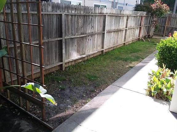 3rd image of 821 Carro Dr