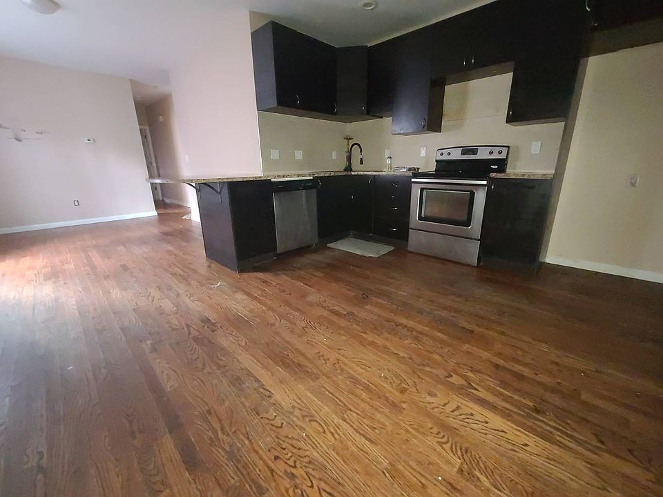 1st image of 48 Elliott St