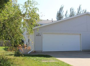 3312 30th Ave S, Fargo, ND 58103
