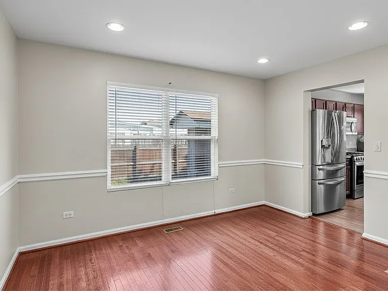 5204 Brighton Ln — Photo 3