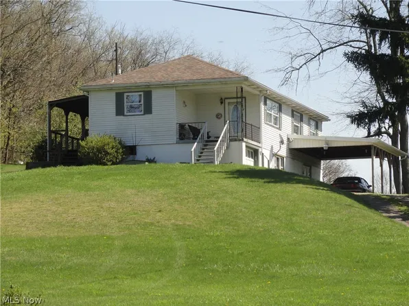 1872 Mayhew Rd, New Cumberland, WV 26047
