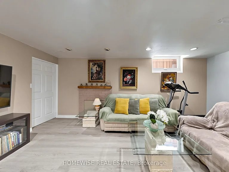11 Briarcliffe Cres — Photo 40