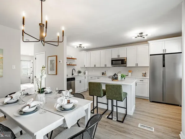 61 Pennsylvania Ave, Phoenixville, PA 19460