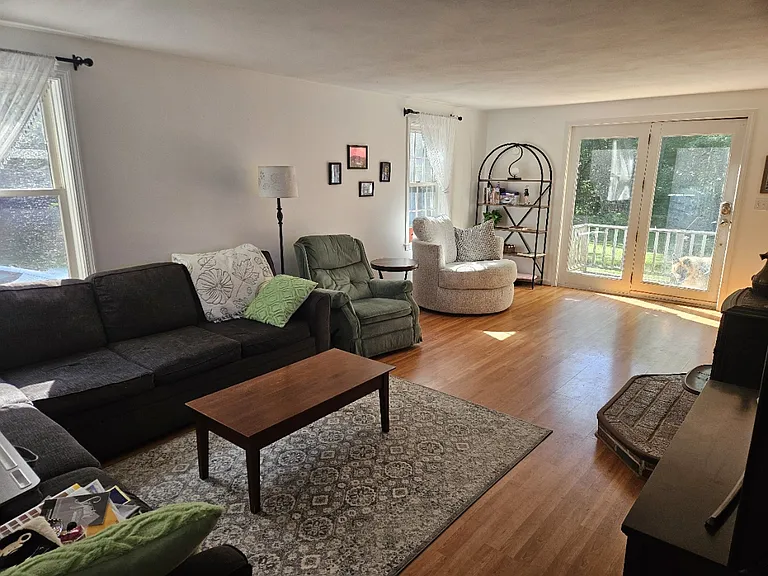 11 Laurel Ln — Photo 10
