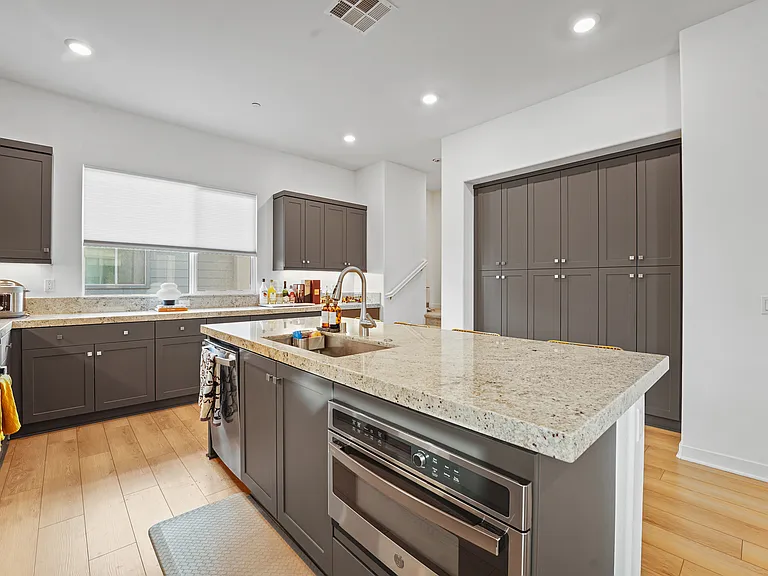 1874 S Westside Dr — Photo 13