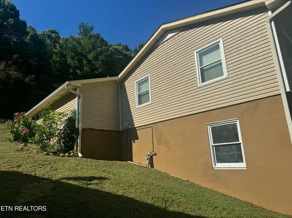 105 Trenton Dr, Oak Ridge, TN 37830