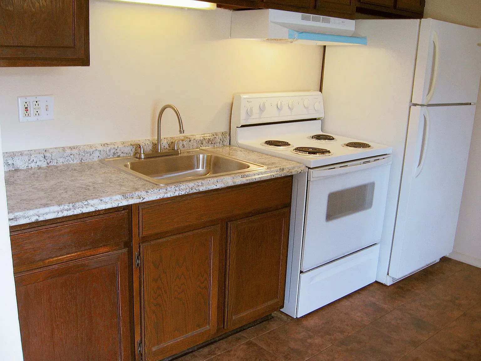 2 bed, 950 sqft, $1,475 — Photo 3