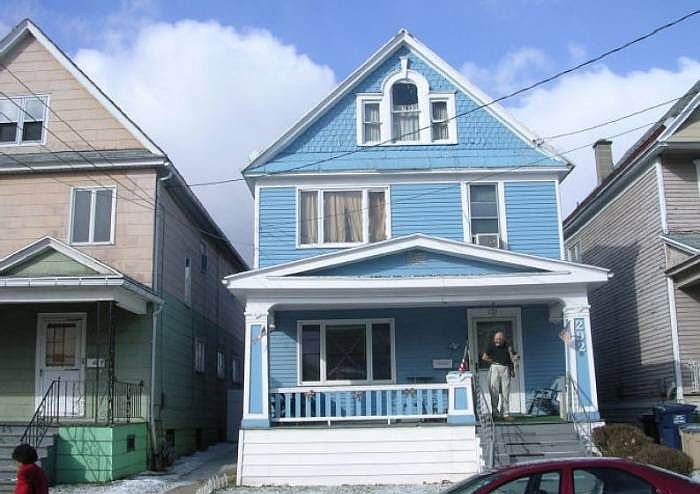 292 Sobieski Front Ext