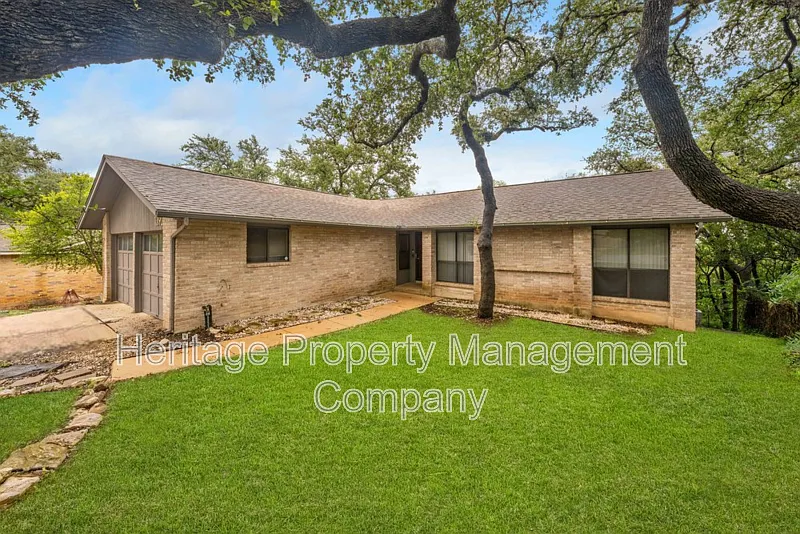 3 bed, 2.0 bath, 1750 sqft, $2,225 — Photo 3