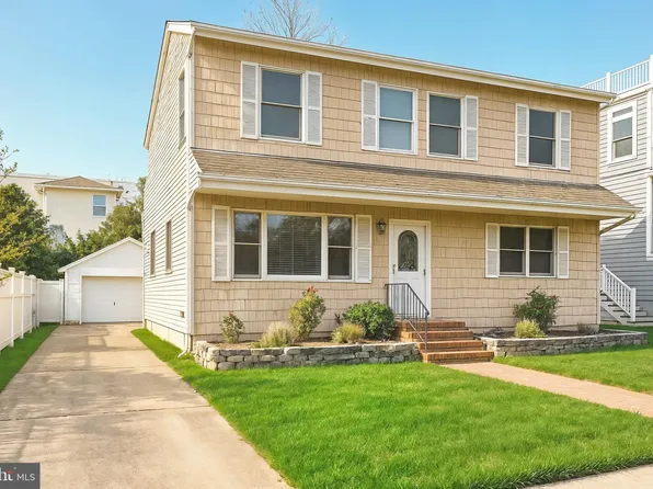 131 W Maryland Ave, Brant Beach, NJ 08008