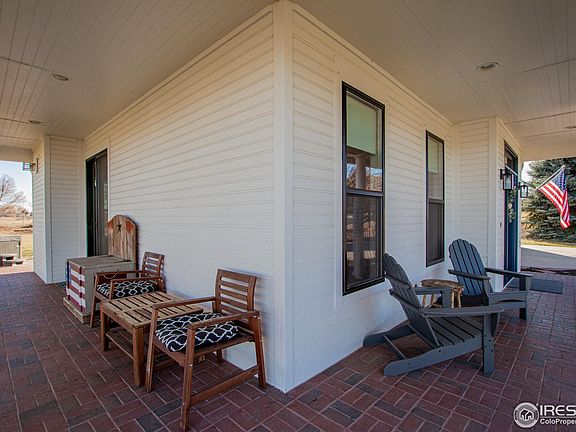3rd image of 3232 Crest Dr
