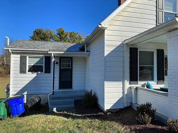 4th image of 680 Colhoun St NE