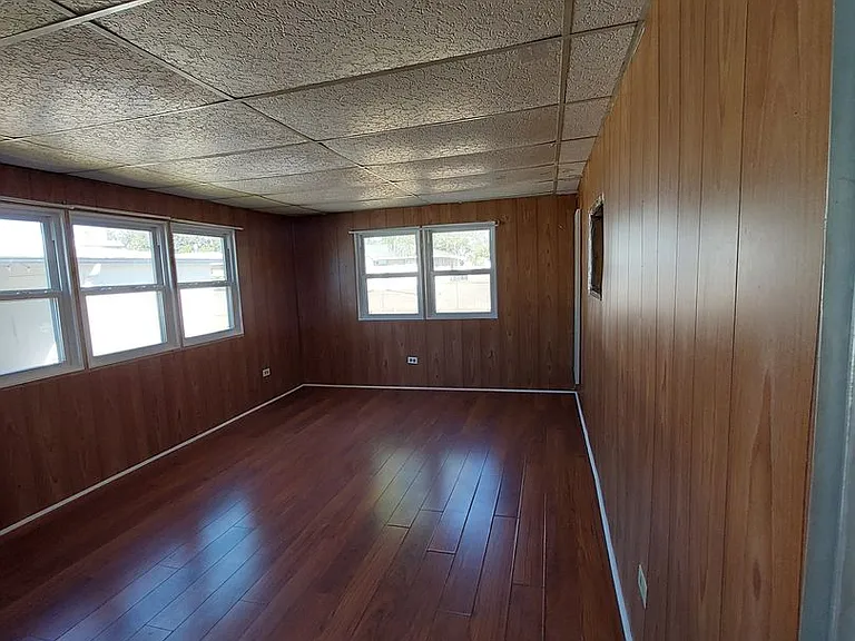 2929 Saralake Dr S — Photo 7