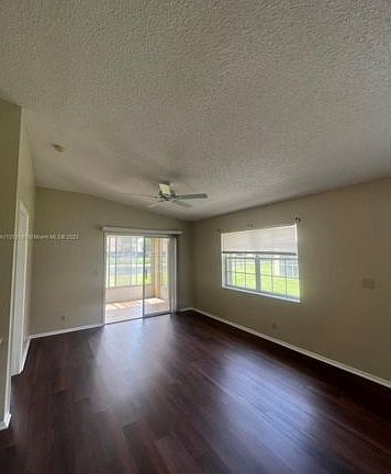 3rd image of 2306 Maplewood Dr #2306