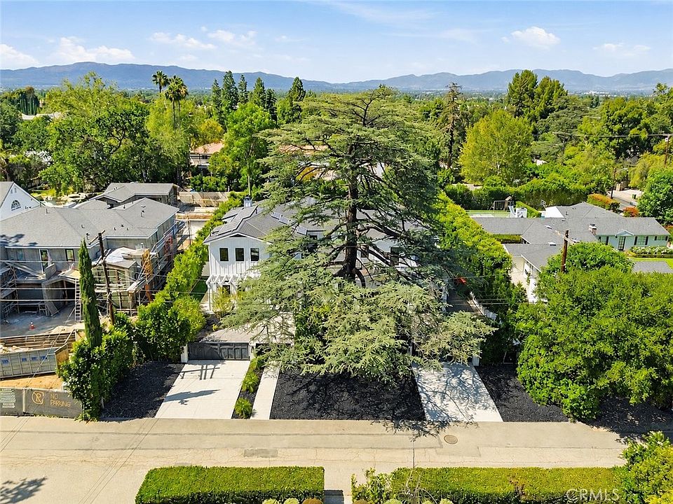 1st image of 17319 Magnolia Blvd