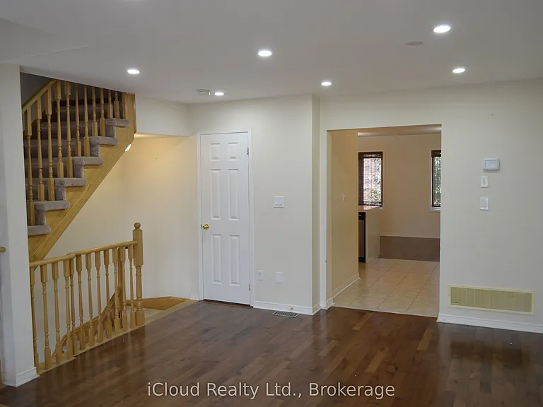 319 Aspendale Cres #MAIN — Photo 5
