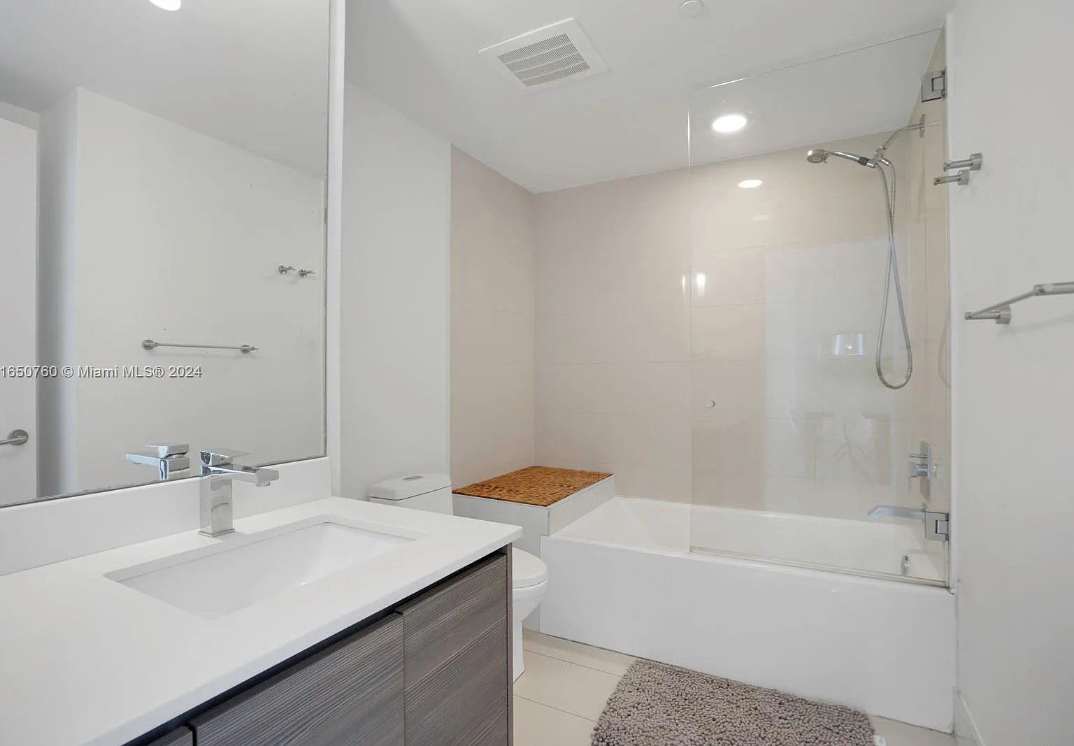 2 bed, 1073 sqft, $5,400 — Photo 4