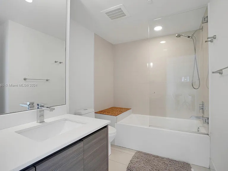 460 NE 28th St #2806 — Photo 4