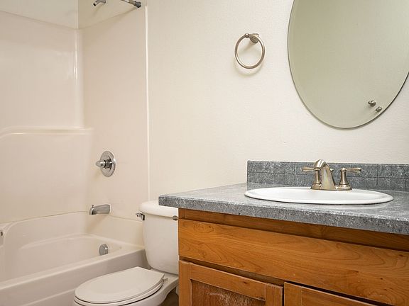 5th image of 17140 SW Heritage Ct #311-138