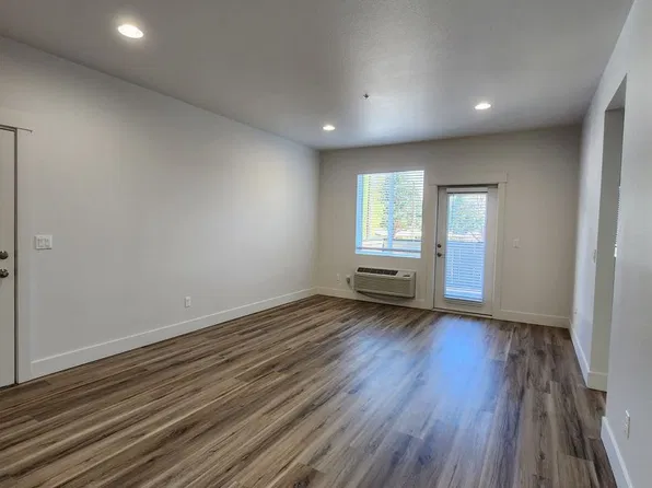 New Construction - Beautiful Keizer Apartment Homes, 1065 Clearview Ave NE #204, Salem, OR 97303