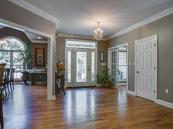 4th image of 450 Hope Dr