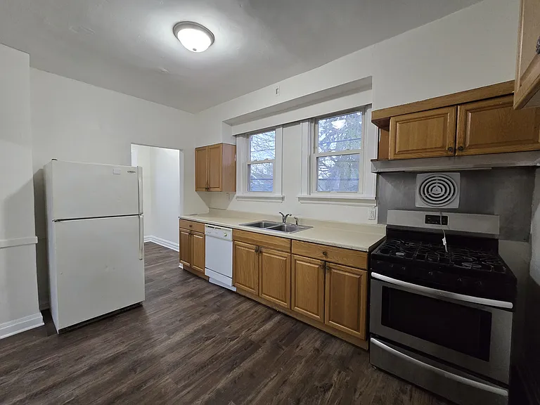 10 Lawndale St #2 — Photo 14