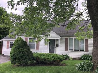 302 Hyland Dr, North Syracuse, NY 13212