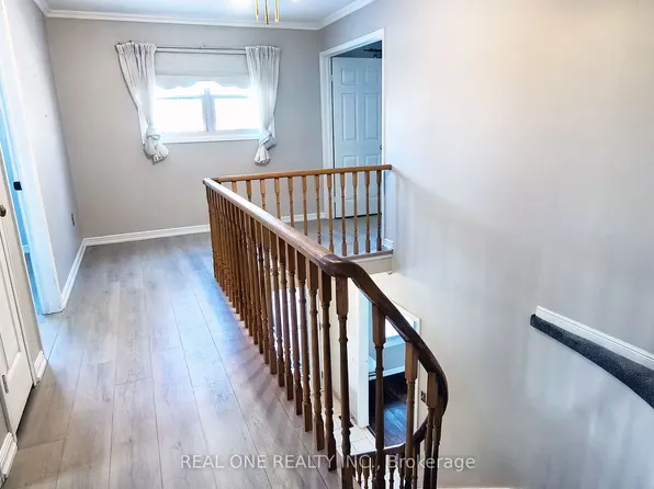 29 Hemlock Dr, Markham, ON L3P 4M5