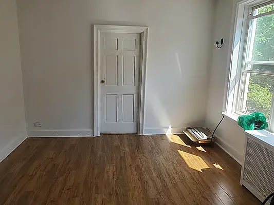 Rented by NYC HOMES 4LESS INC | media 24